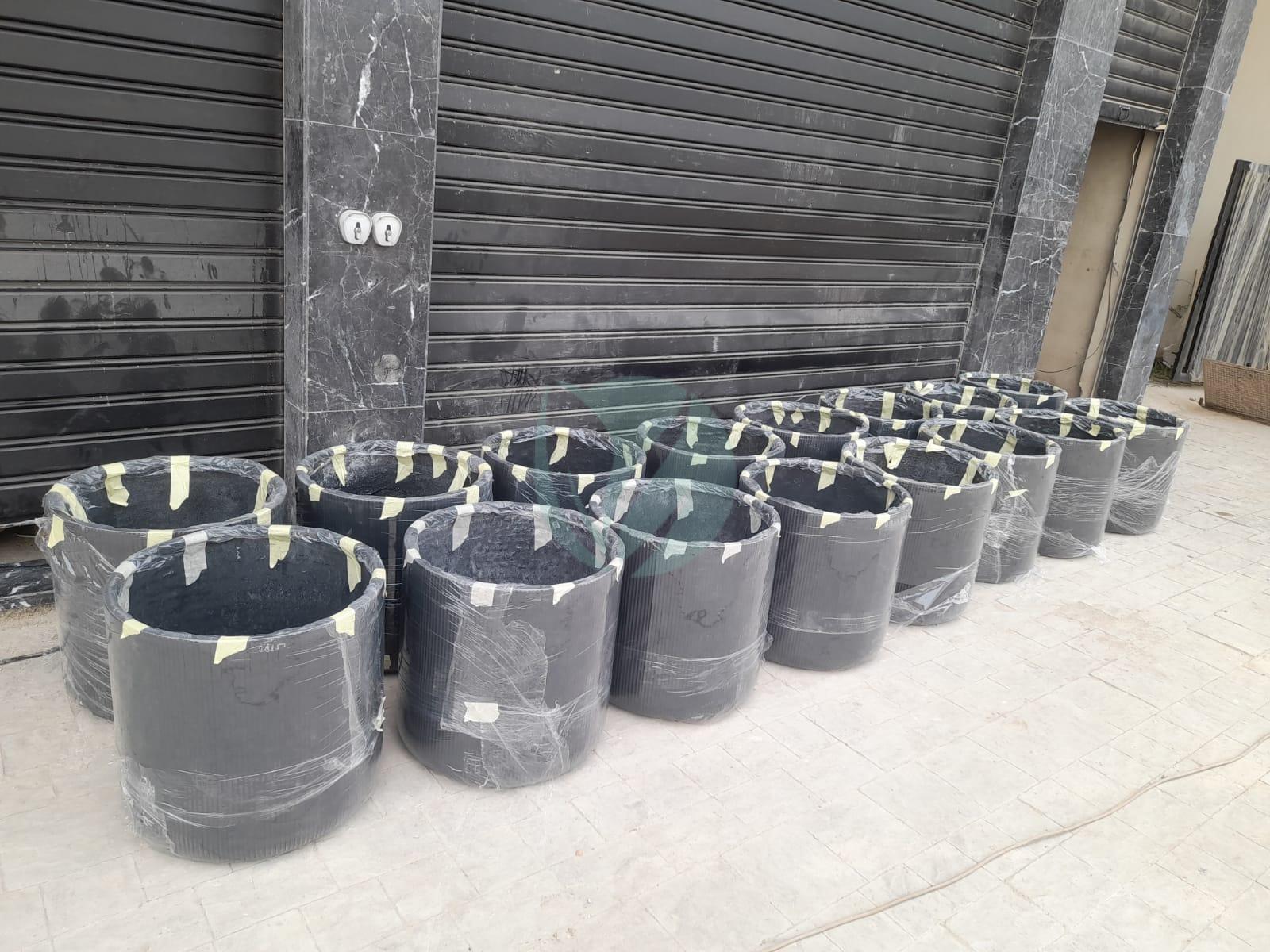 livraison vente pot cylindrique polystone